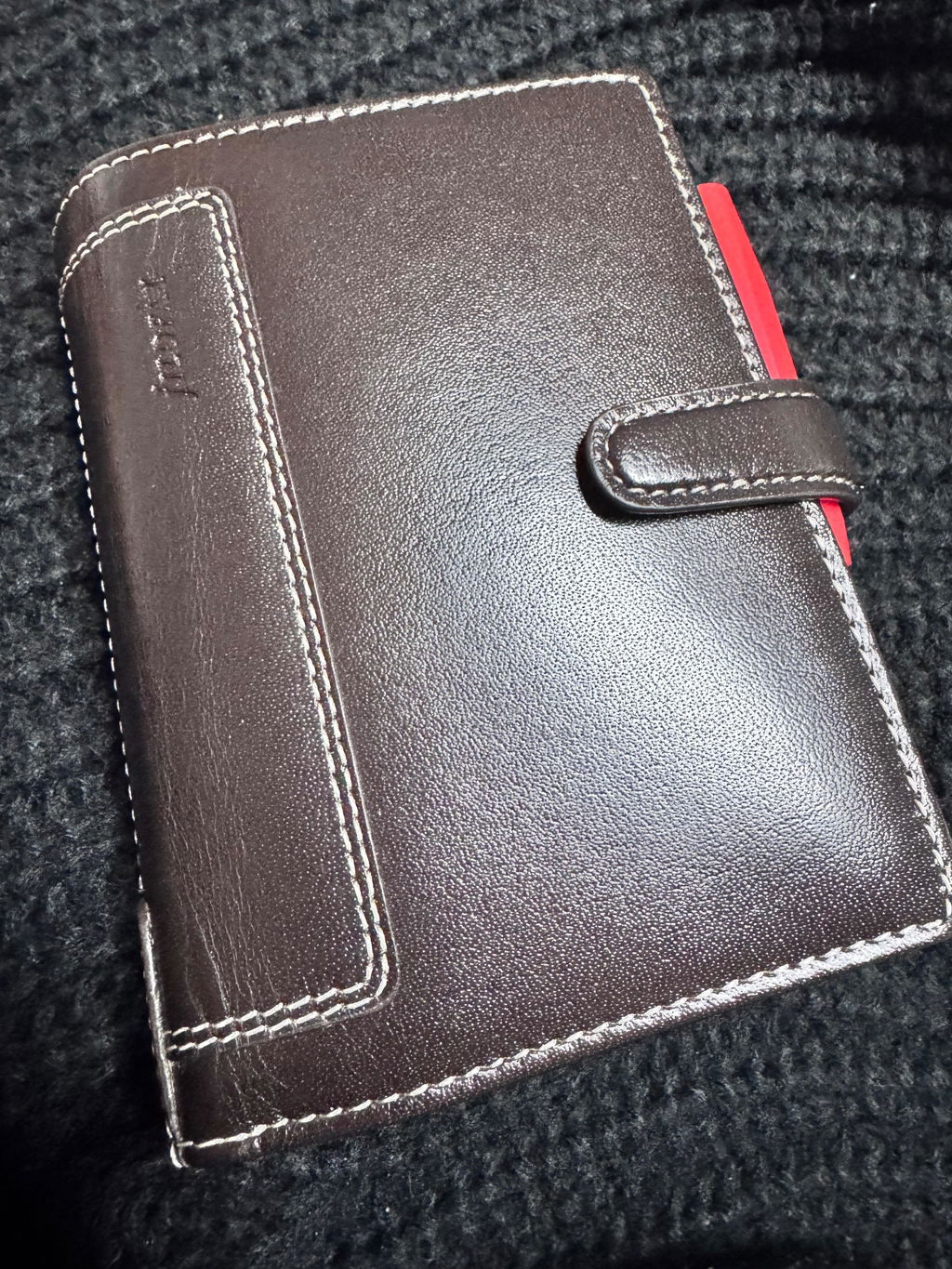 Klein, fein, aus Leder