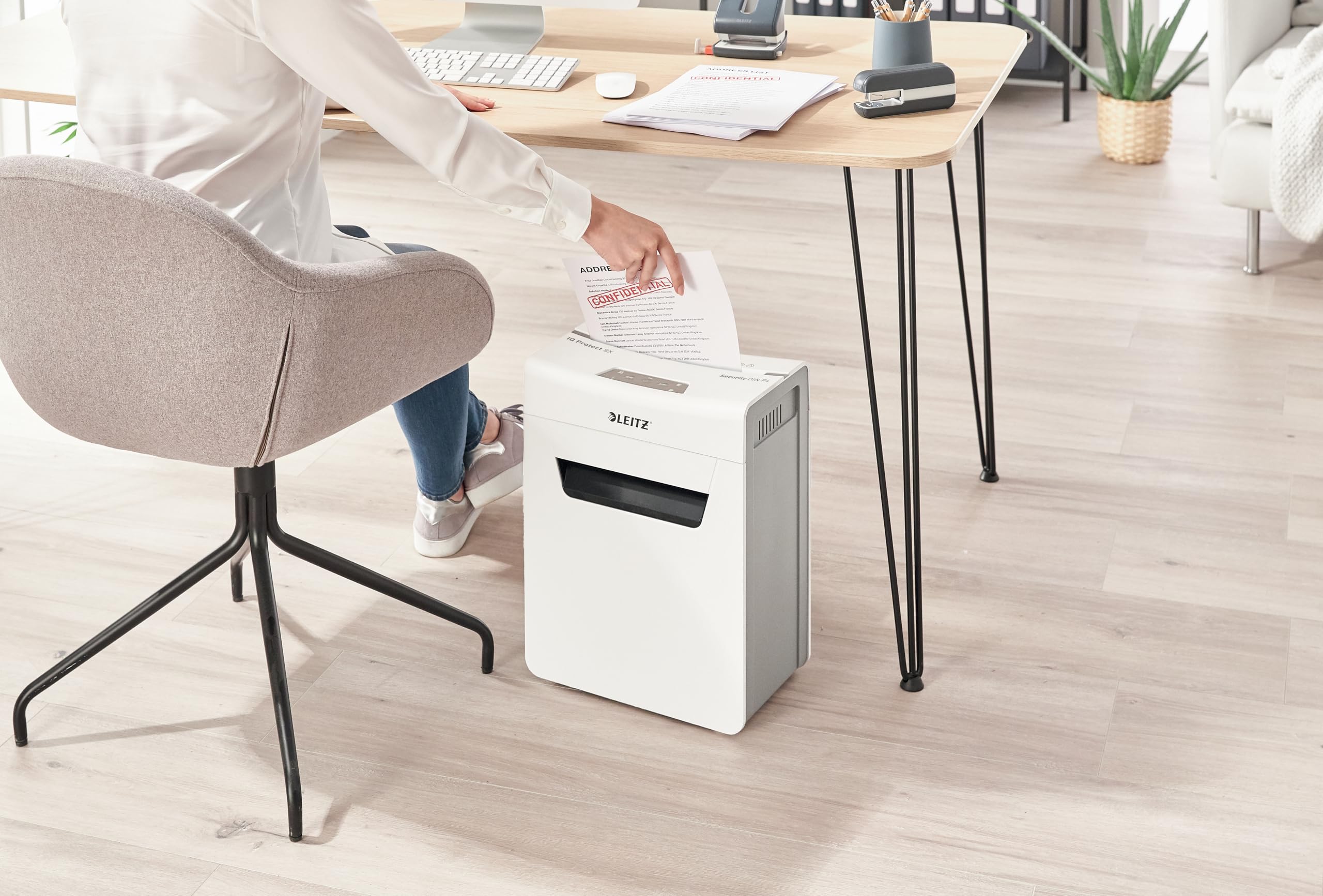leitz-iq-8x-premium-aktenvernichter-p4-partikelschnitt-wei-80910000 image 6