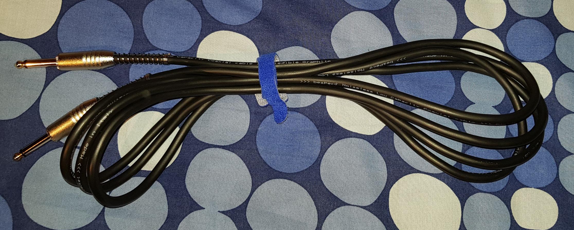Für dünne Kabel zu groß