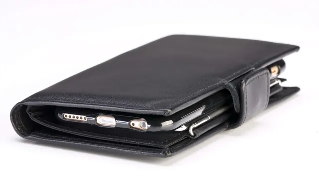 x47-uno-smartphone-cases-h-lle image 1