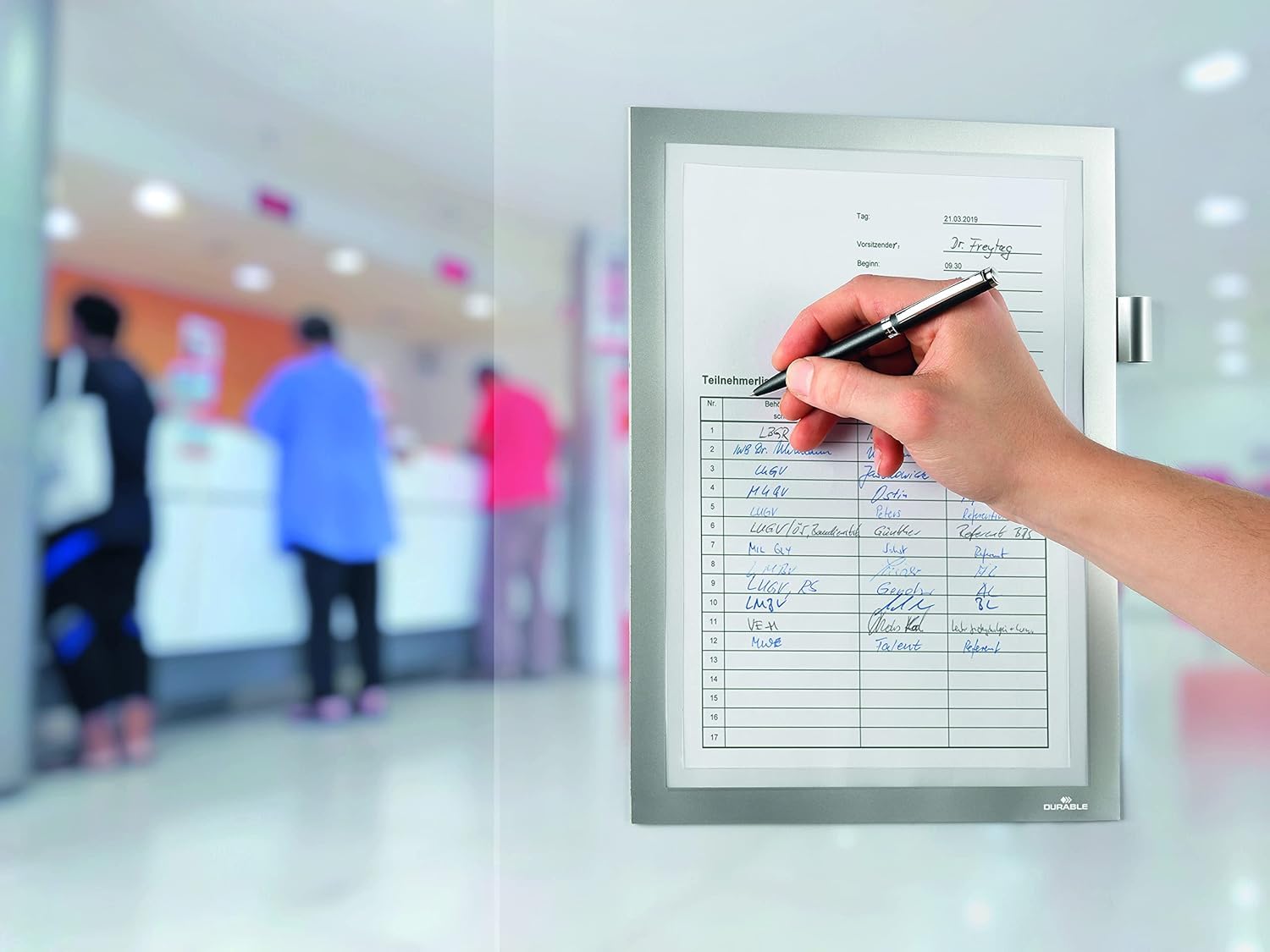 durable-info-rahmen-duraframe-note-a4-silber-mit-magnetverschluss-und-stifthalte image 6