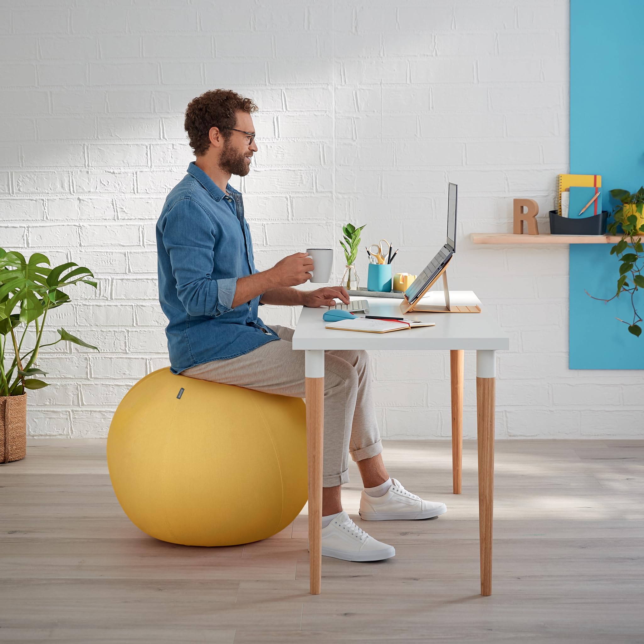leitz-ergo-cosy-sitzball-65-cm-gelb-mit-bezug-und-pumpe-52790019 image 2
